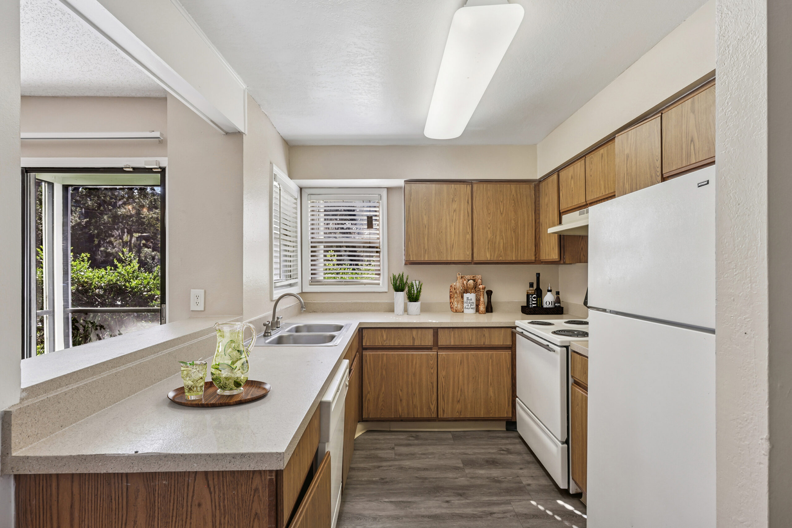 A kitchen in an Oak Ramble apartment in Tampa Palms, Florida