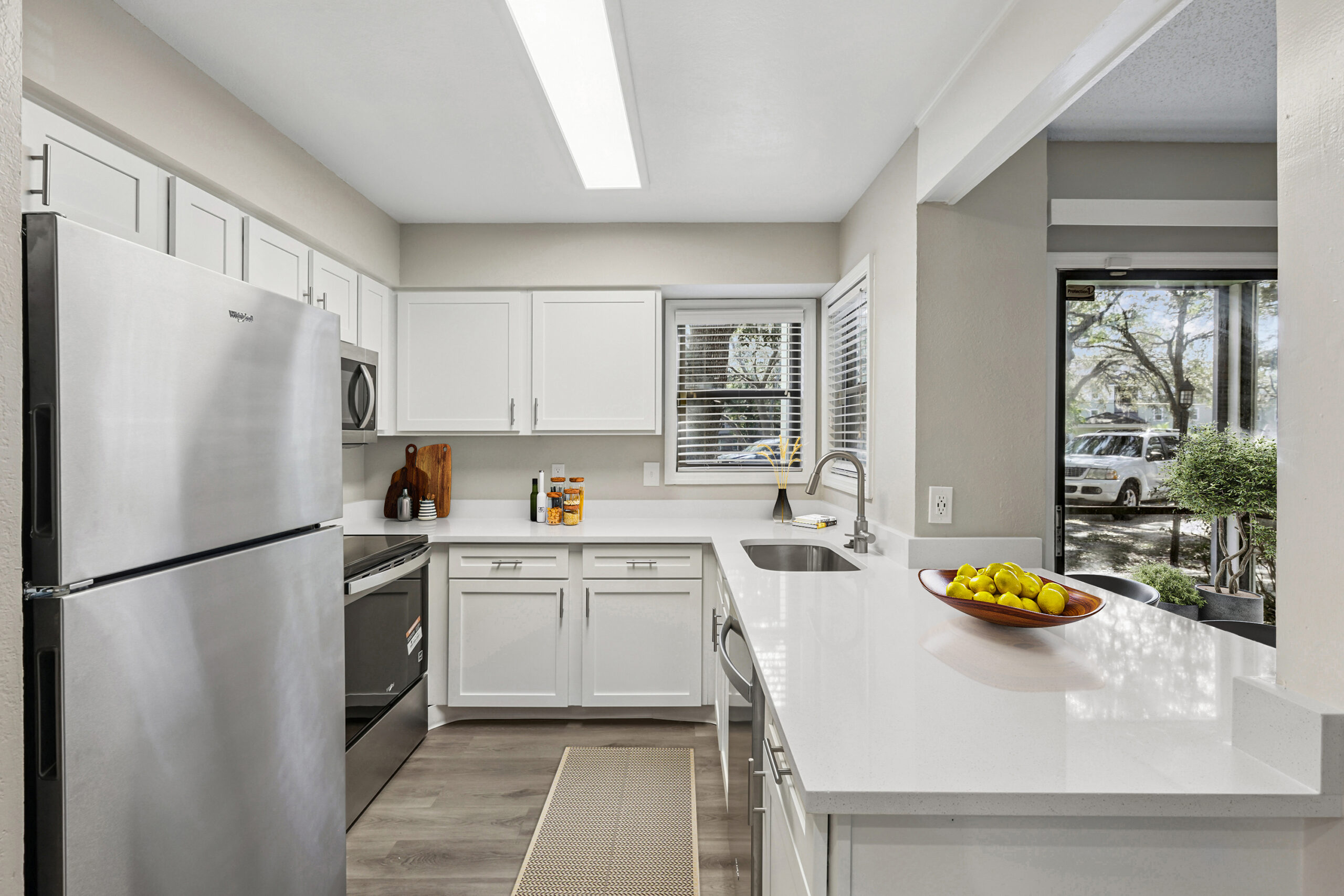 A kitchen at the Oak Ramble apartments in Tampa Palms, Florida