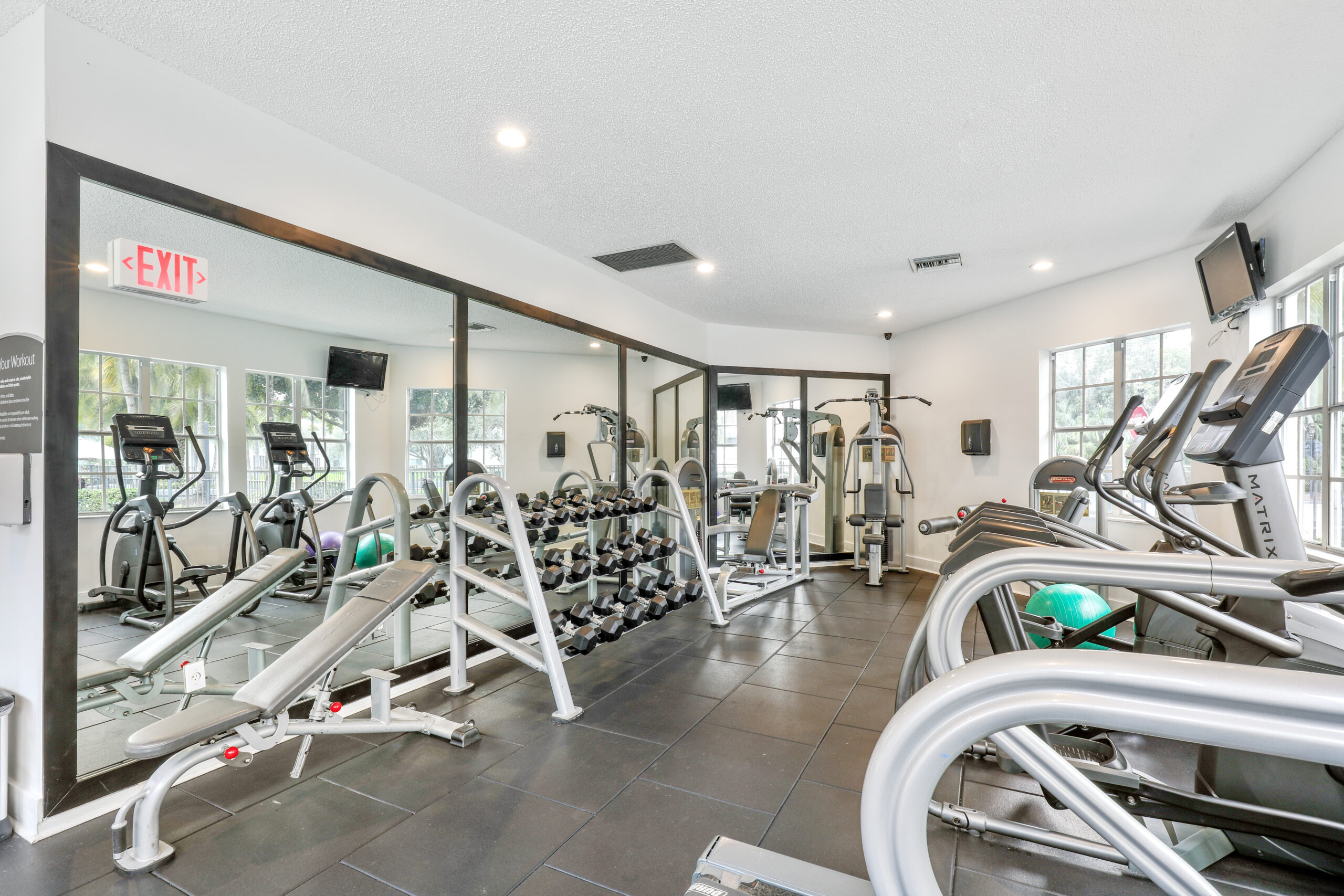 The fitness center at Sabal Pointe apartments in South Florida