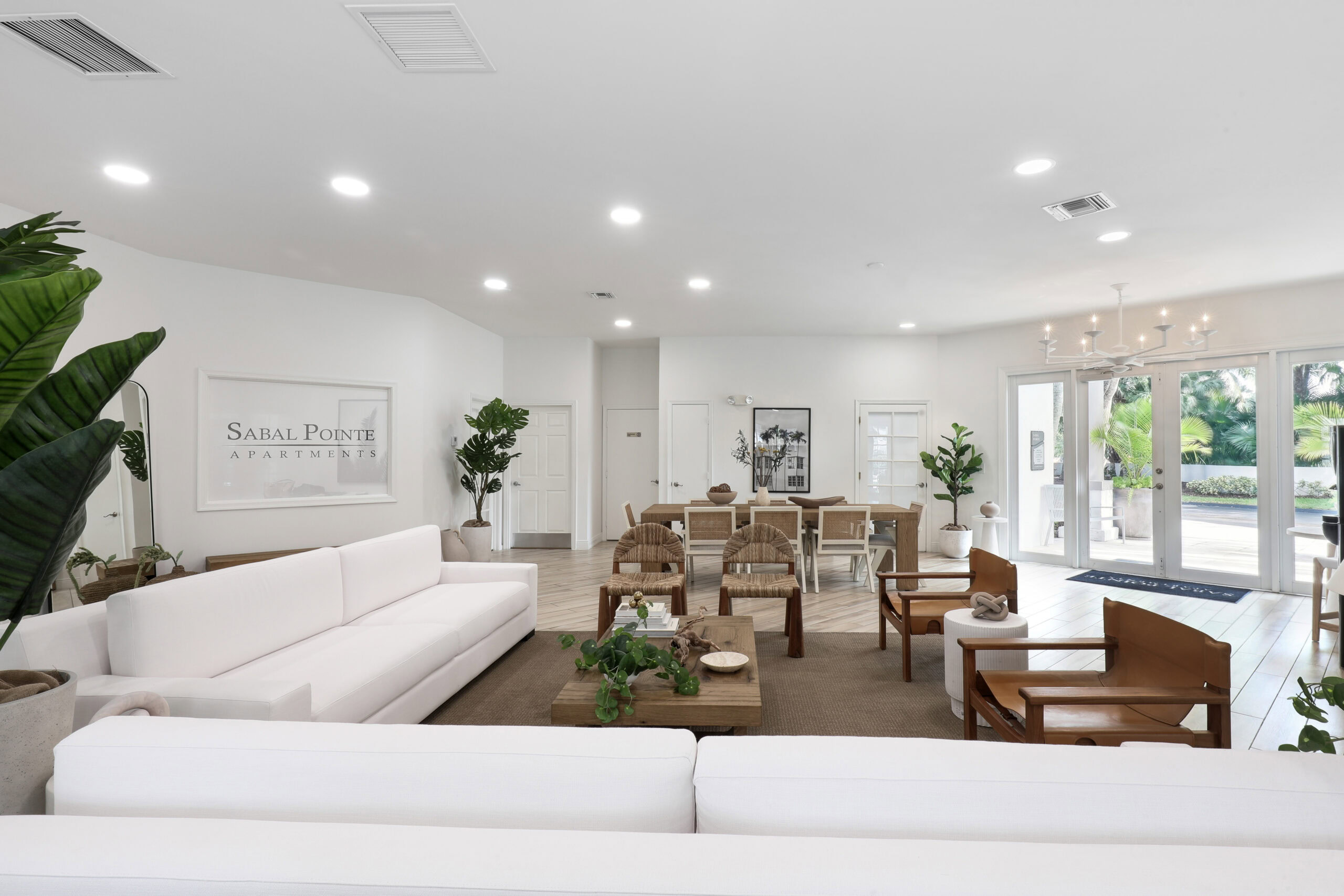 The lounge at Sabal Pointe apartments in South Florida