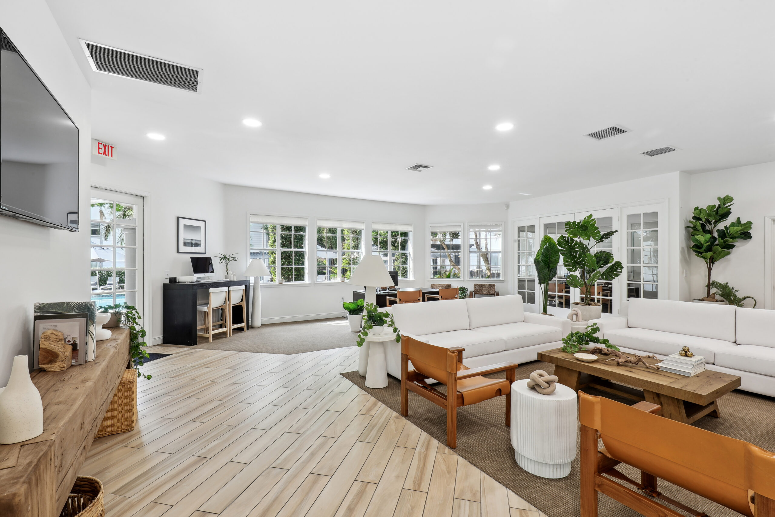 The lounge at Sabal Pointe apartments in South Florida