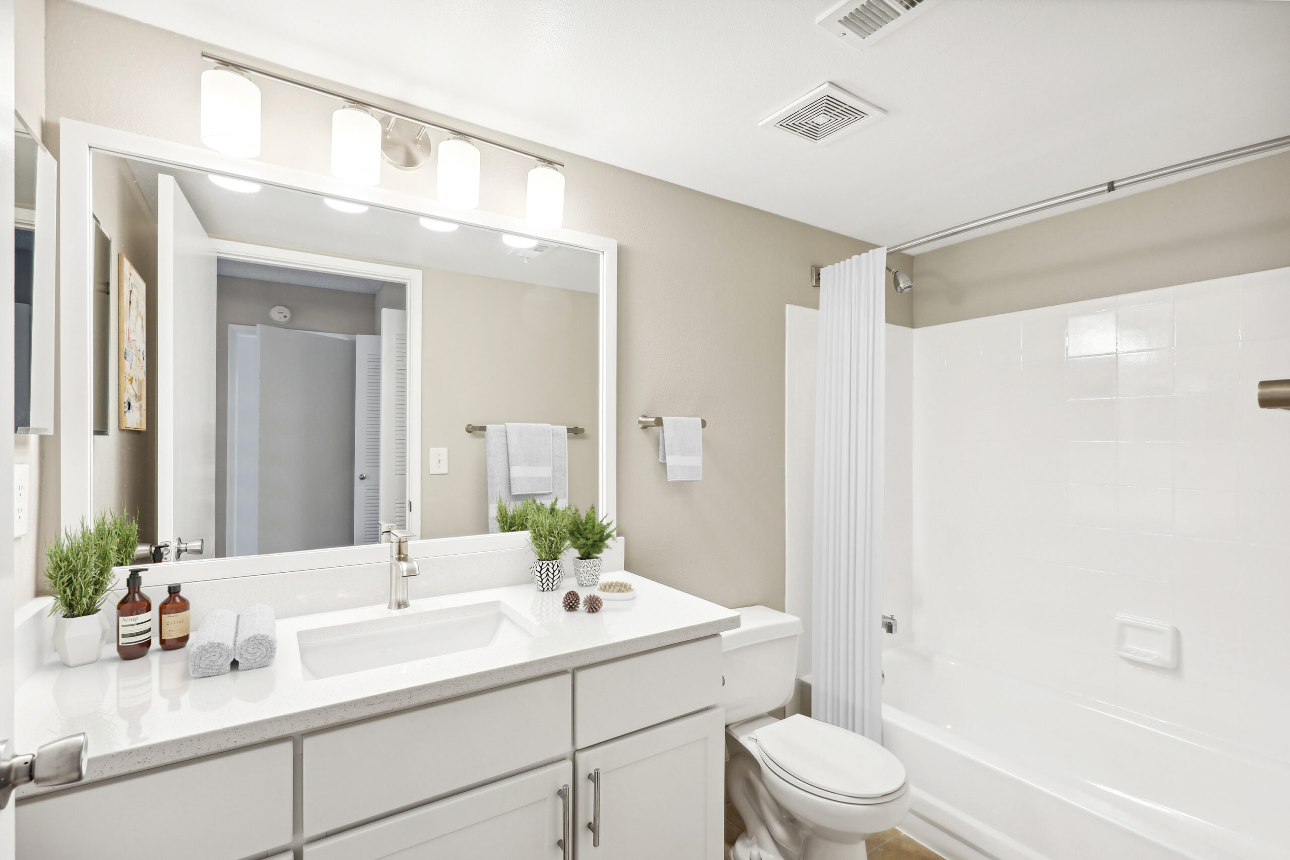 A bathroom at Sabal Pointe apartments in South Florida