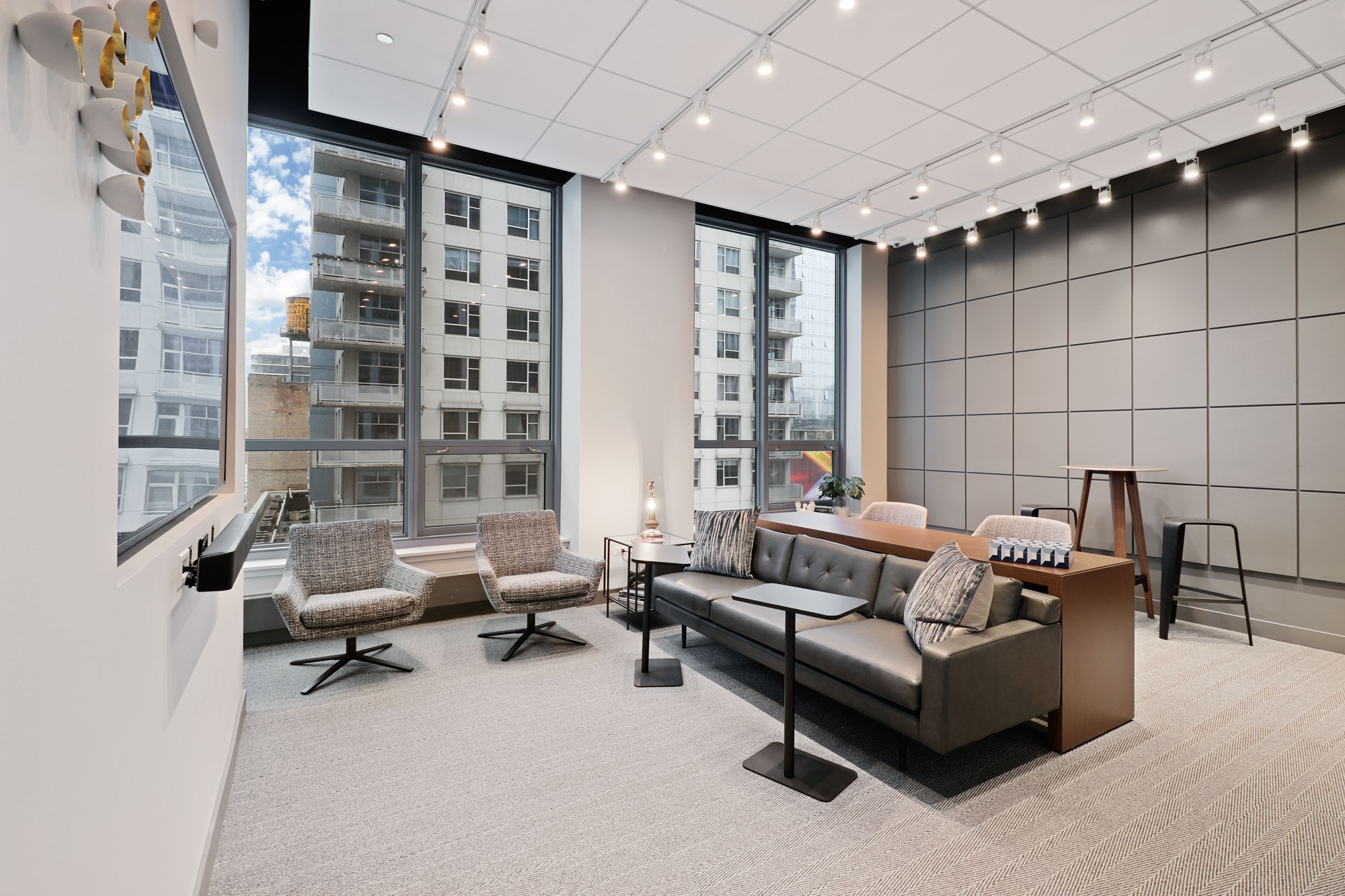 Lounge Area at SKY55 apartments in Chicago, Illinois