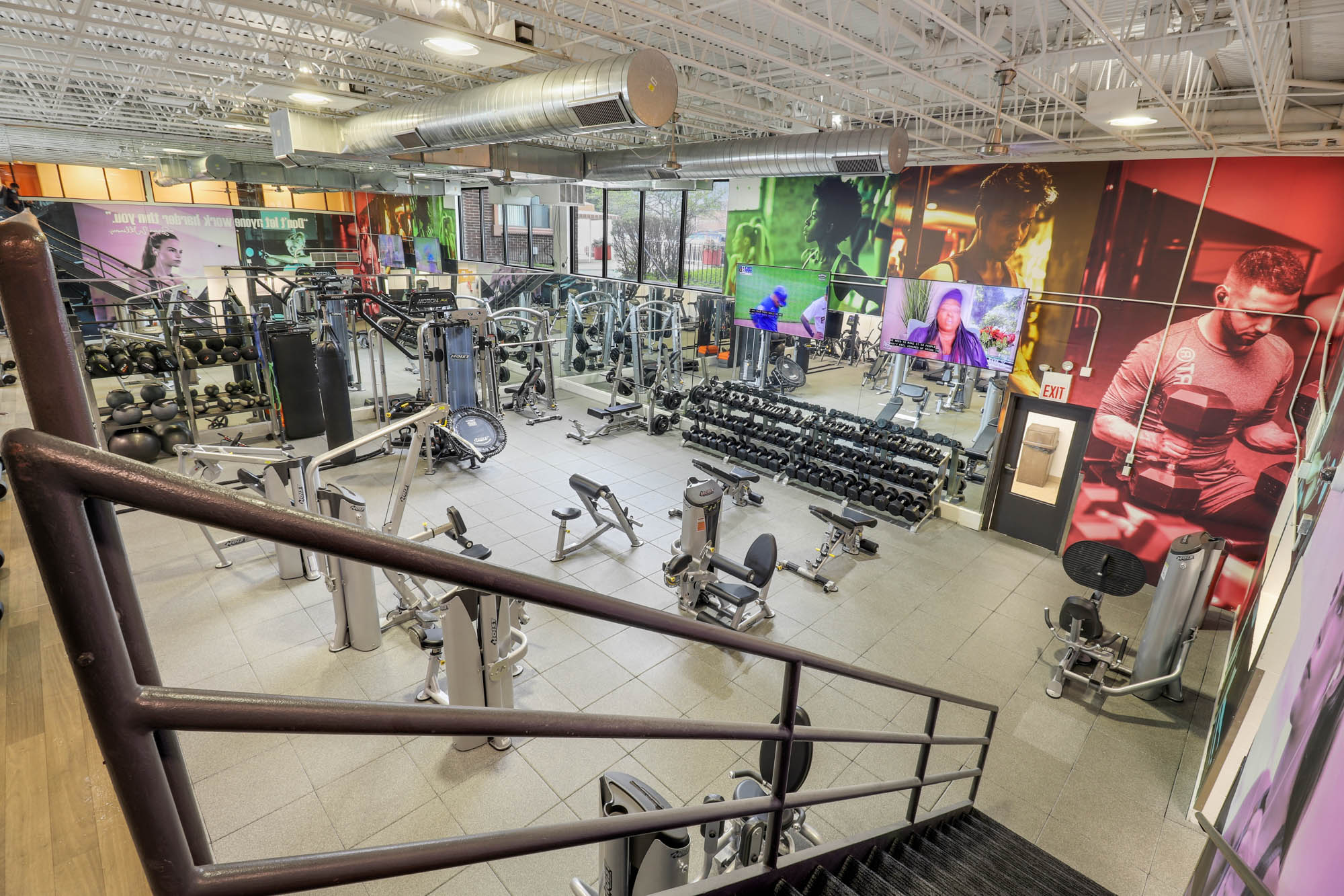 The fitness center at The Pavilion apartments in Chicago, Illinois