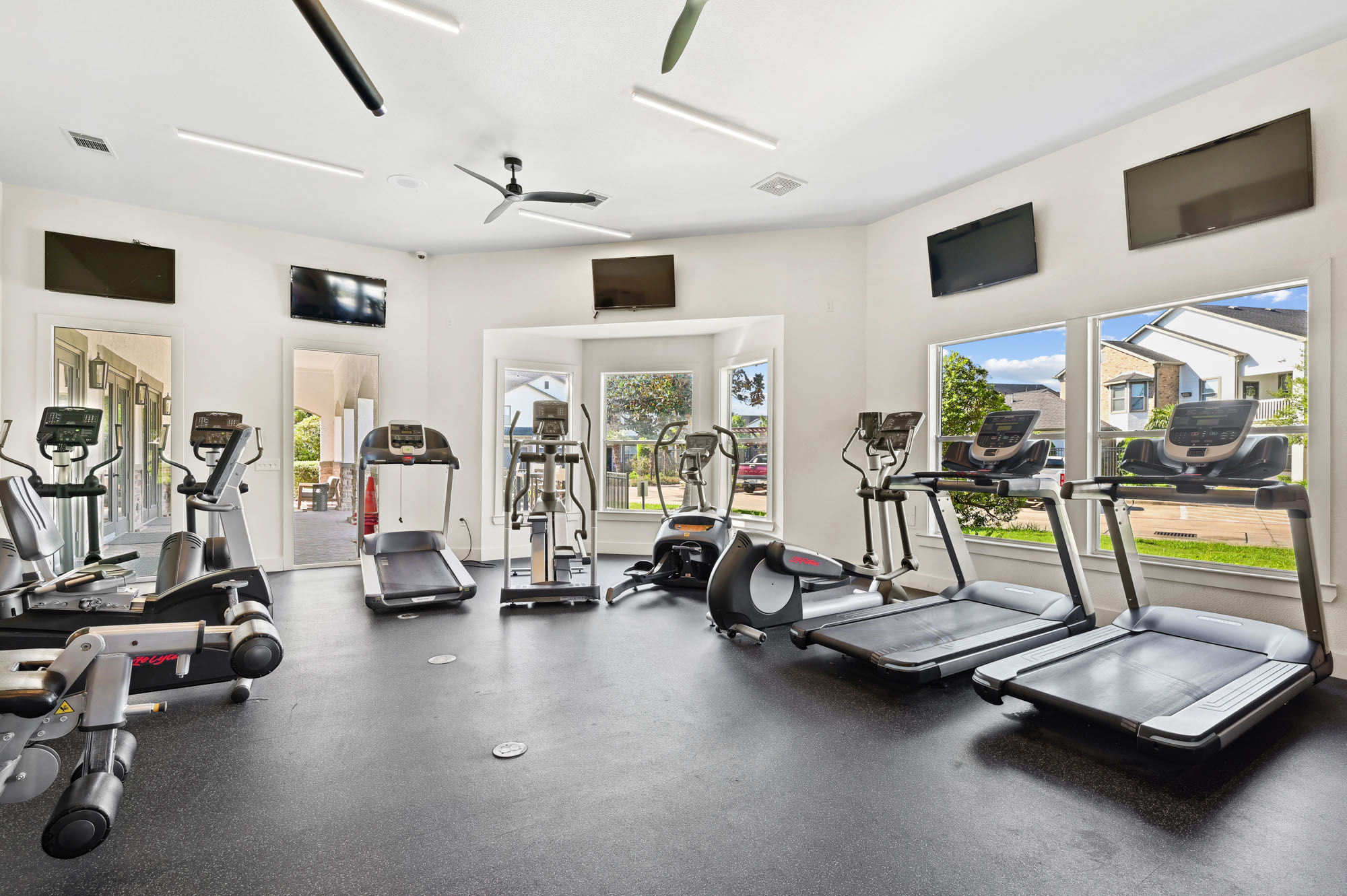 The fitness center at The Villas at Shadow Creek apartments in Houston, TX.