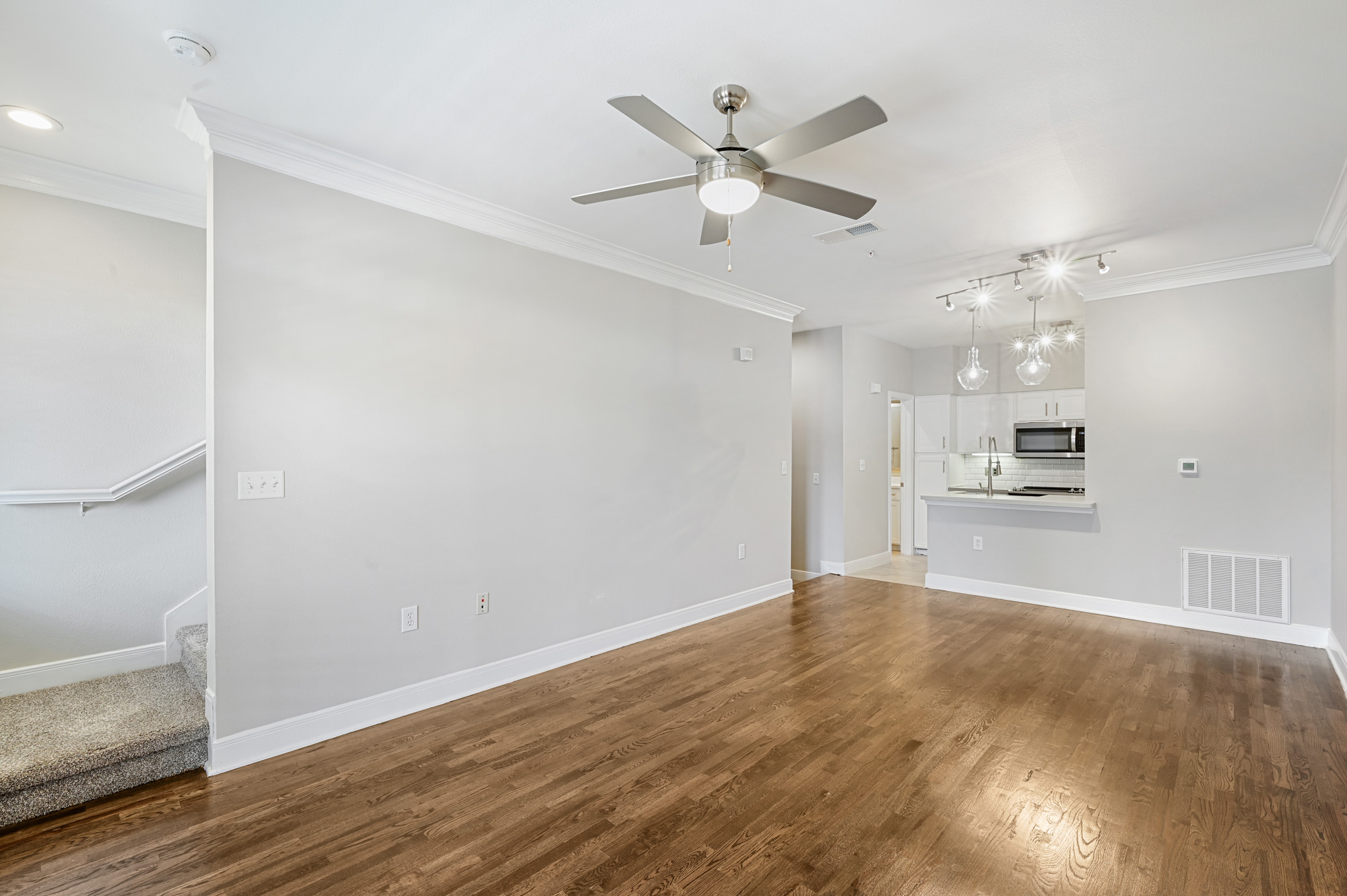 The living area in a Village on Memorial townhouse in Houston, TX.