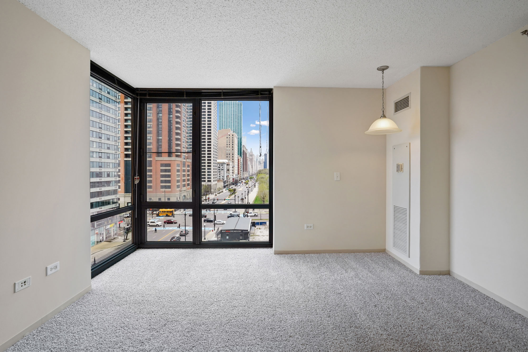 Living room at 1251 S Michigan apartments in Chicago, IL