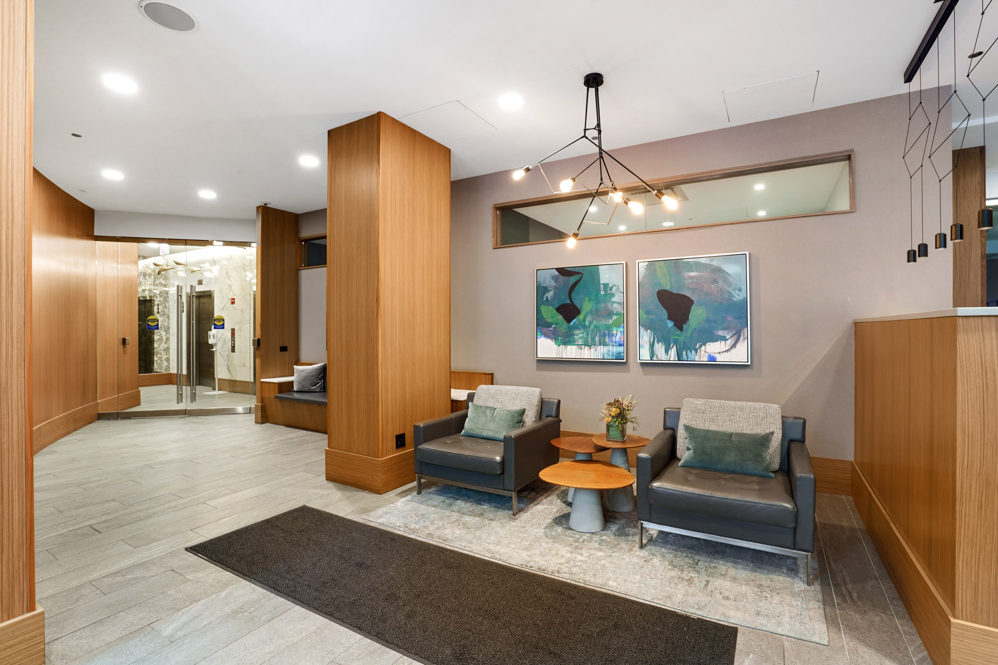 Entrance seating area at 1251 S Michigan apartments in Chicago, Illinois