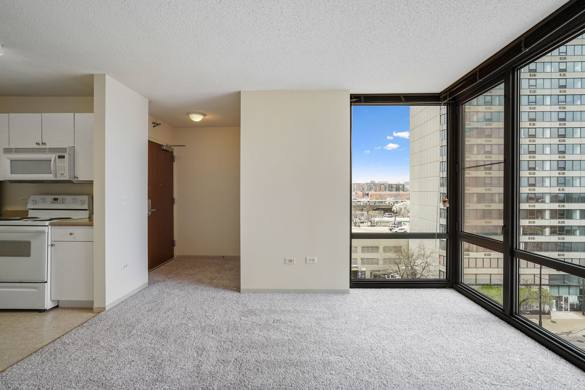 Living room at 1251 S Michigan apartments in Chicago, IL