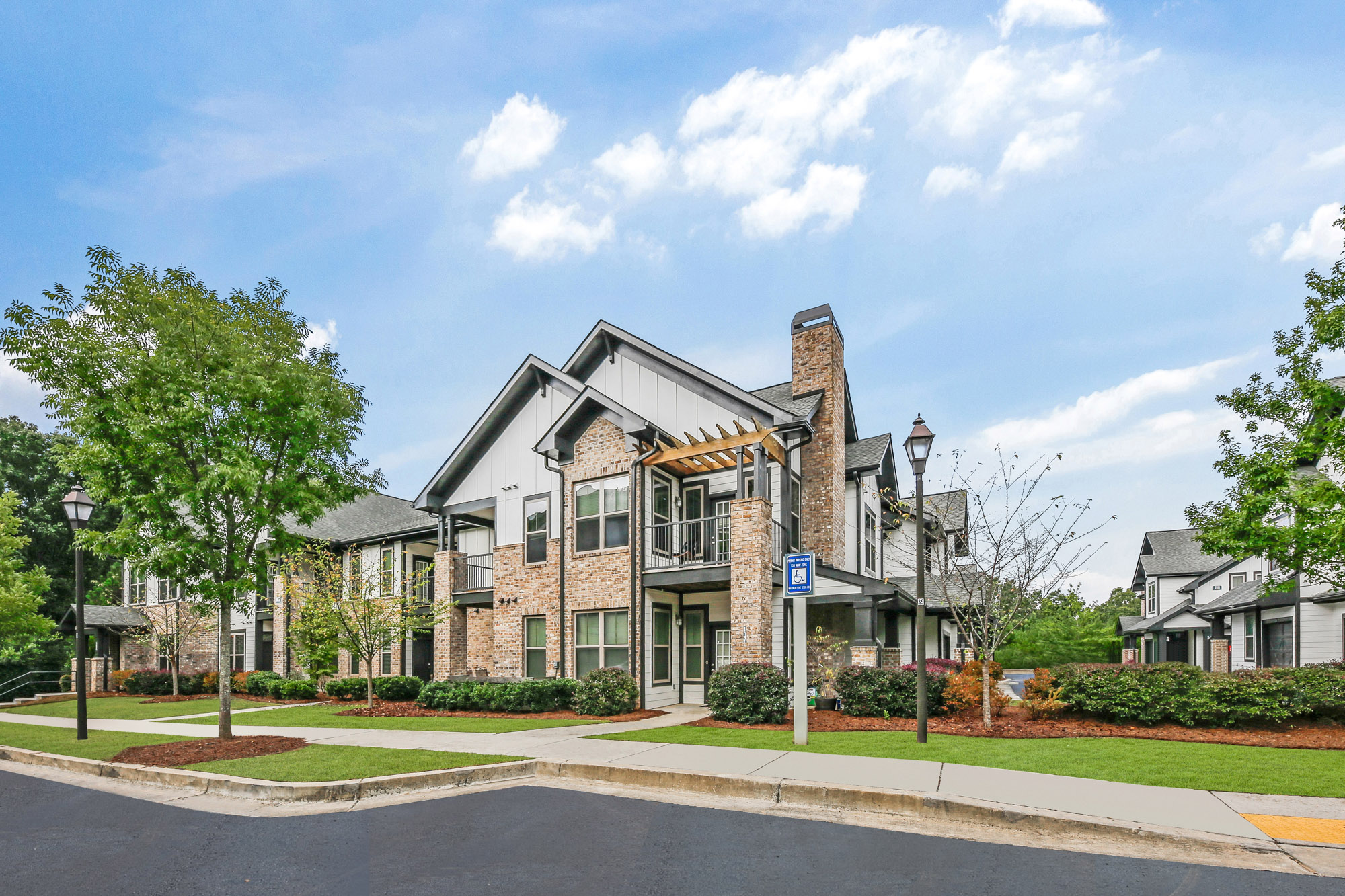 The exterior of Park 9 apartments in Woodstock, GA.