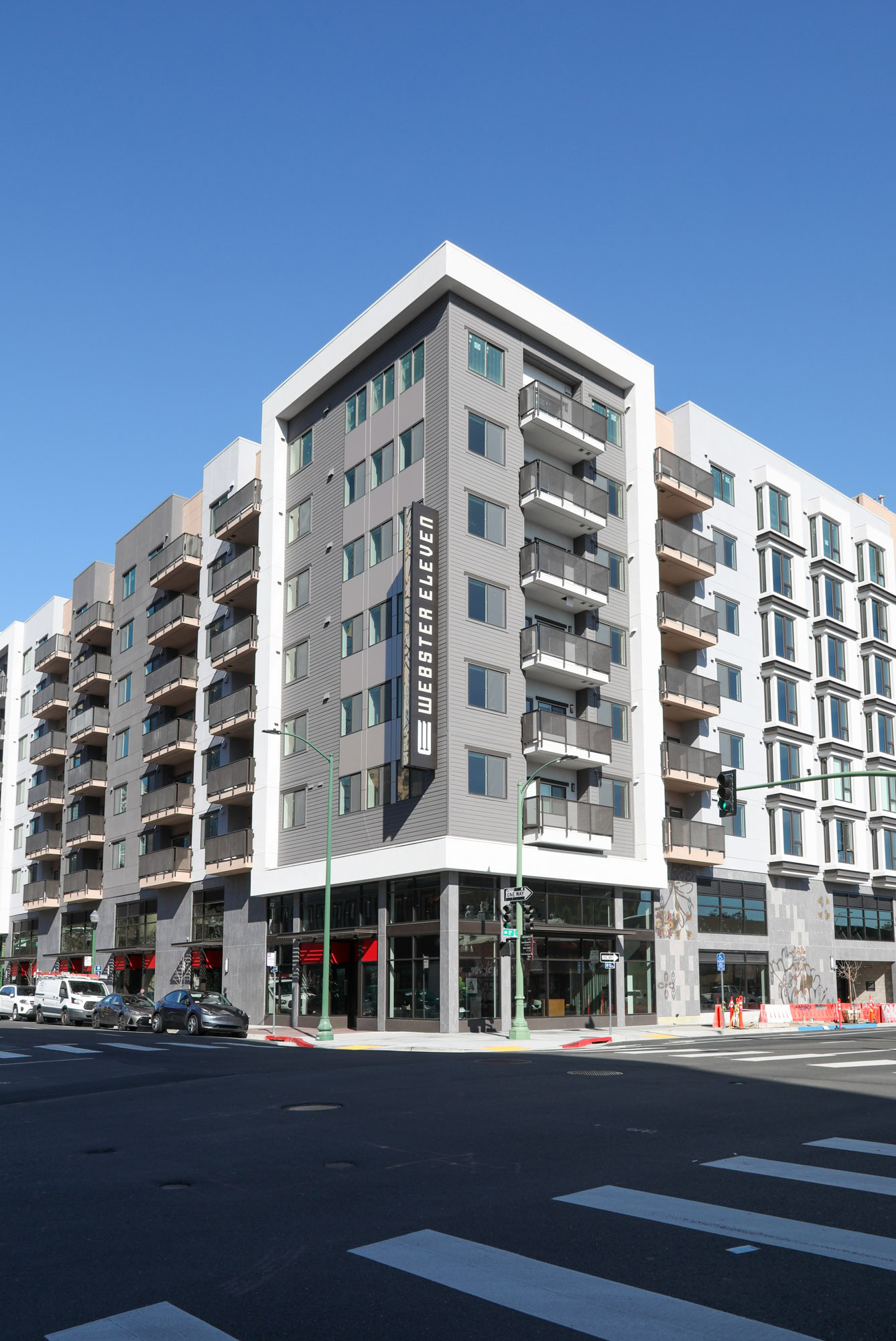 The exterior building of Webster Eleven in downtown oaklands apartment for rent