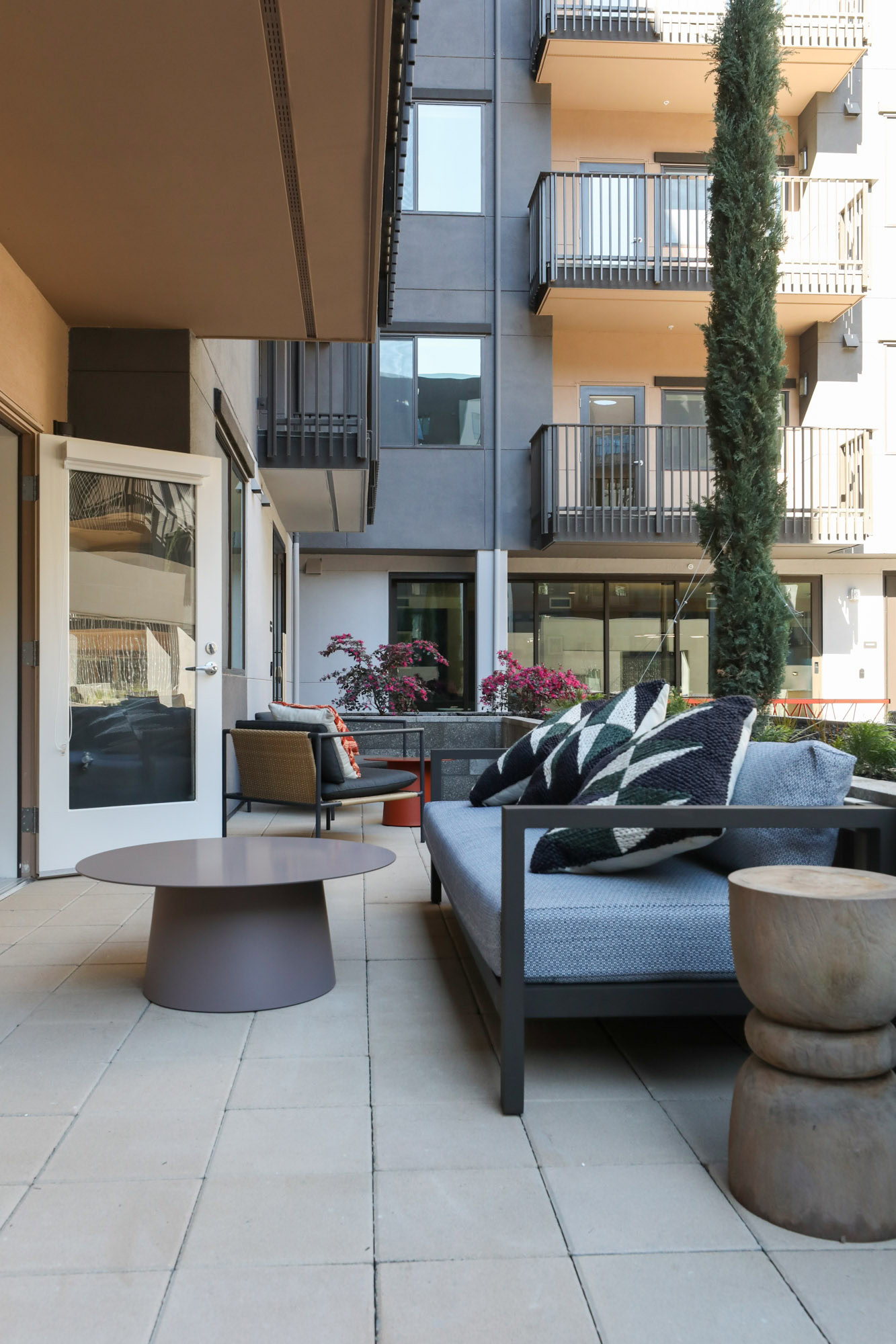 A patio at the Webster Elevens downtown Oakland apartments for rent