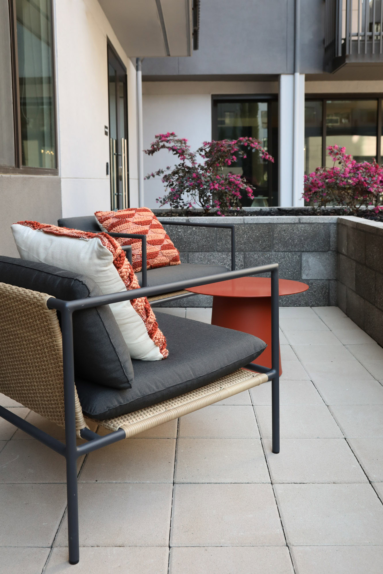 A patio at the Webster Elevens downtown Oakland apartments for rent 