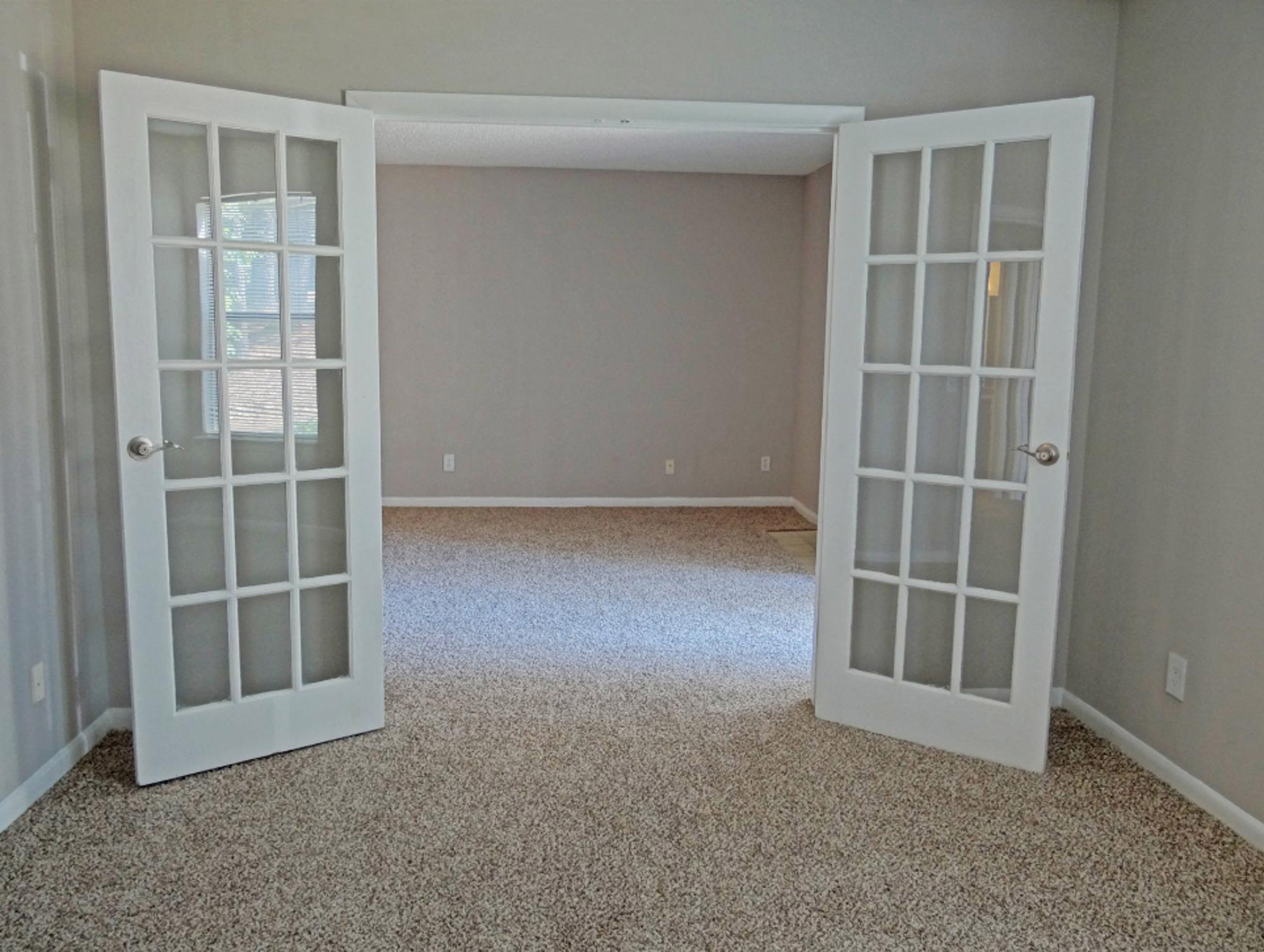 An apartment office space at Lynn Lake apartments in Raleigh, NC.