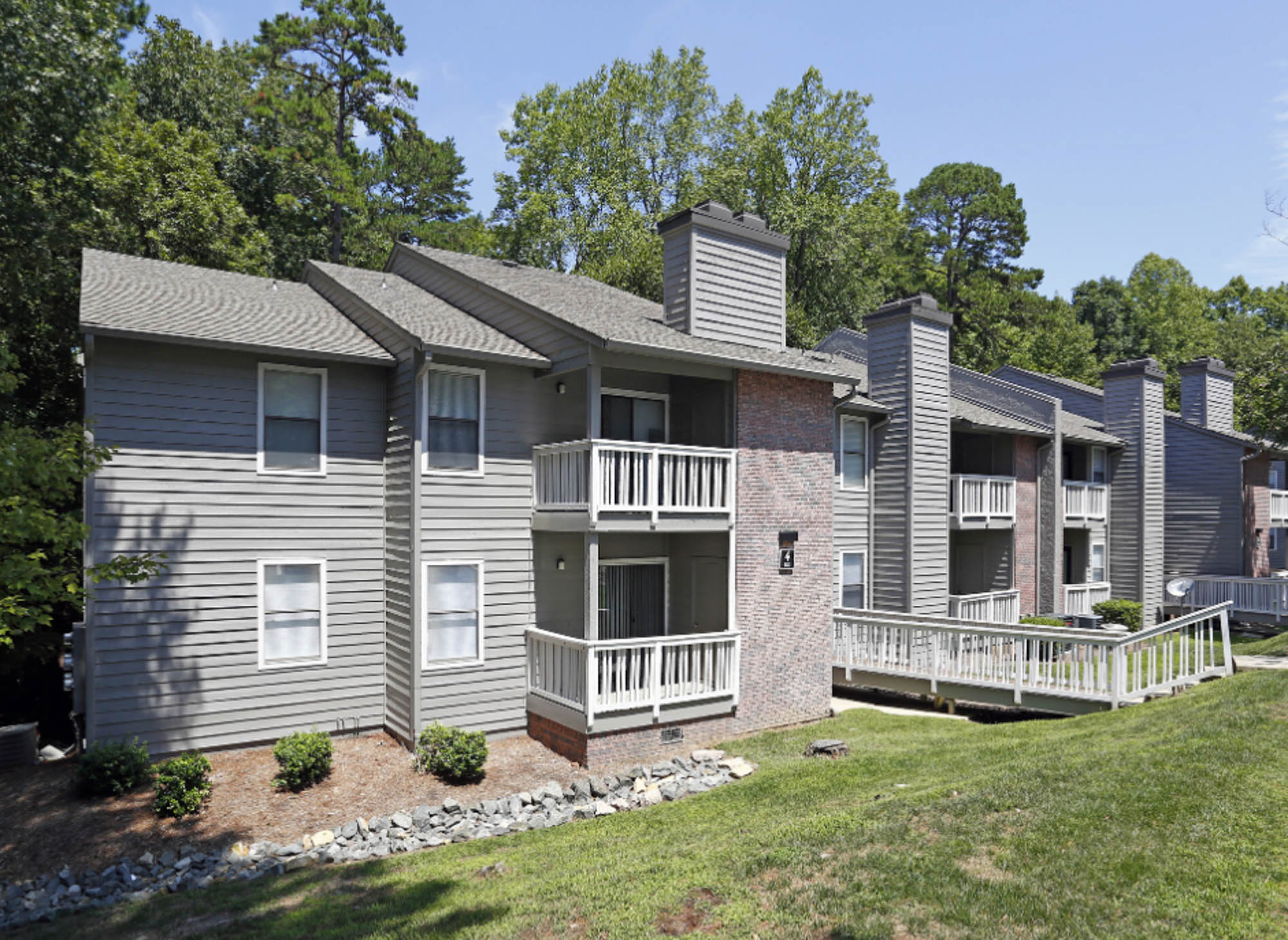 The building facade at Lynn Lake apartments in Raleigh, NC.