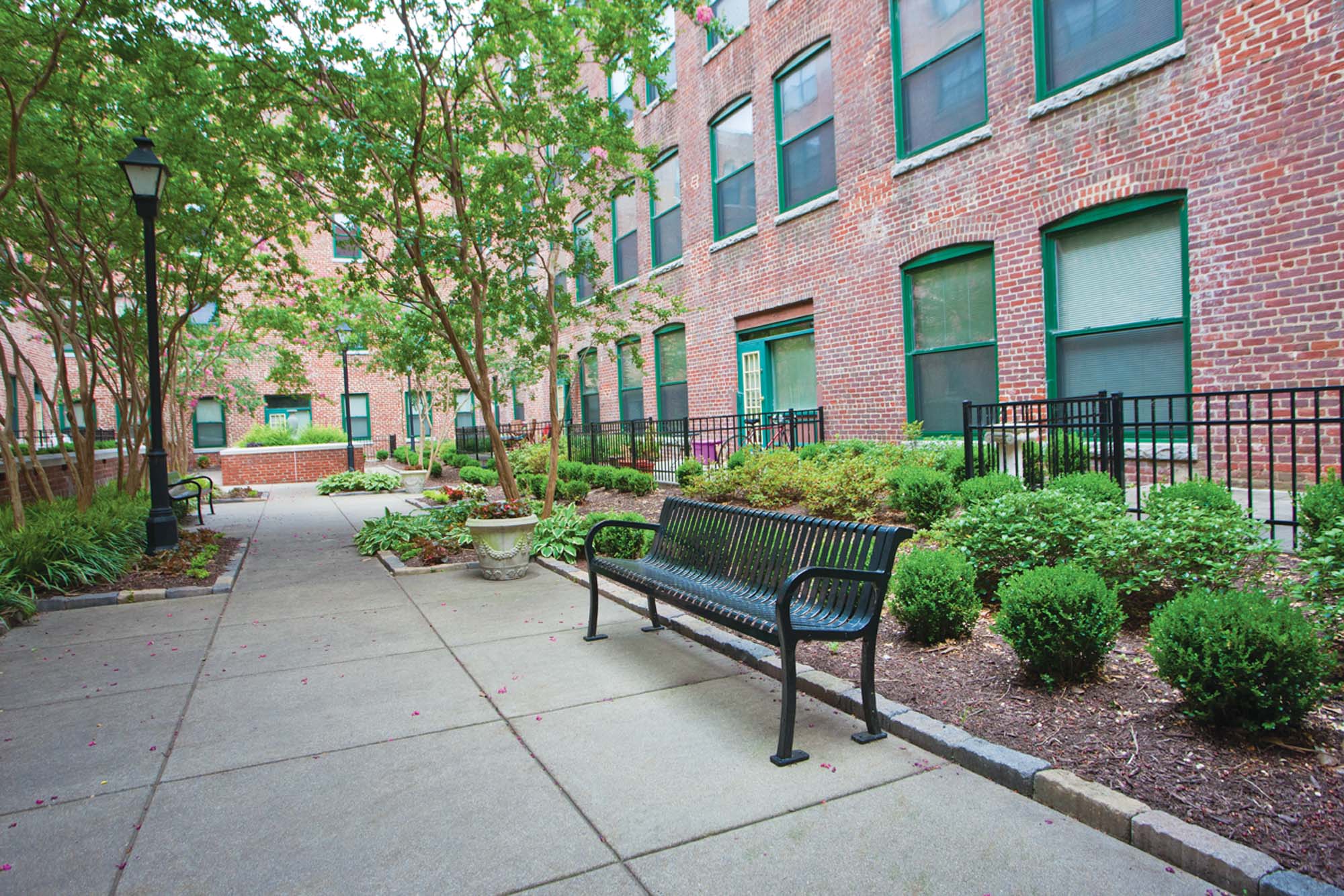 Outdoor courtyard at River Lofts at Tobacco Row apartments in Richmond.