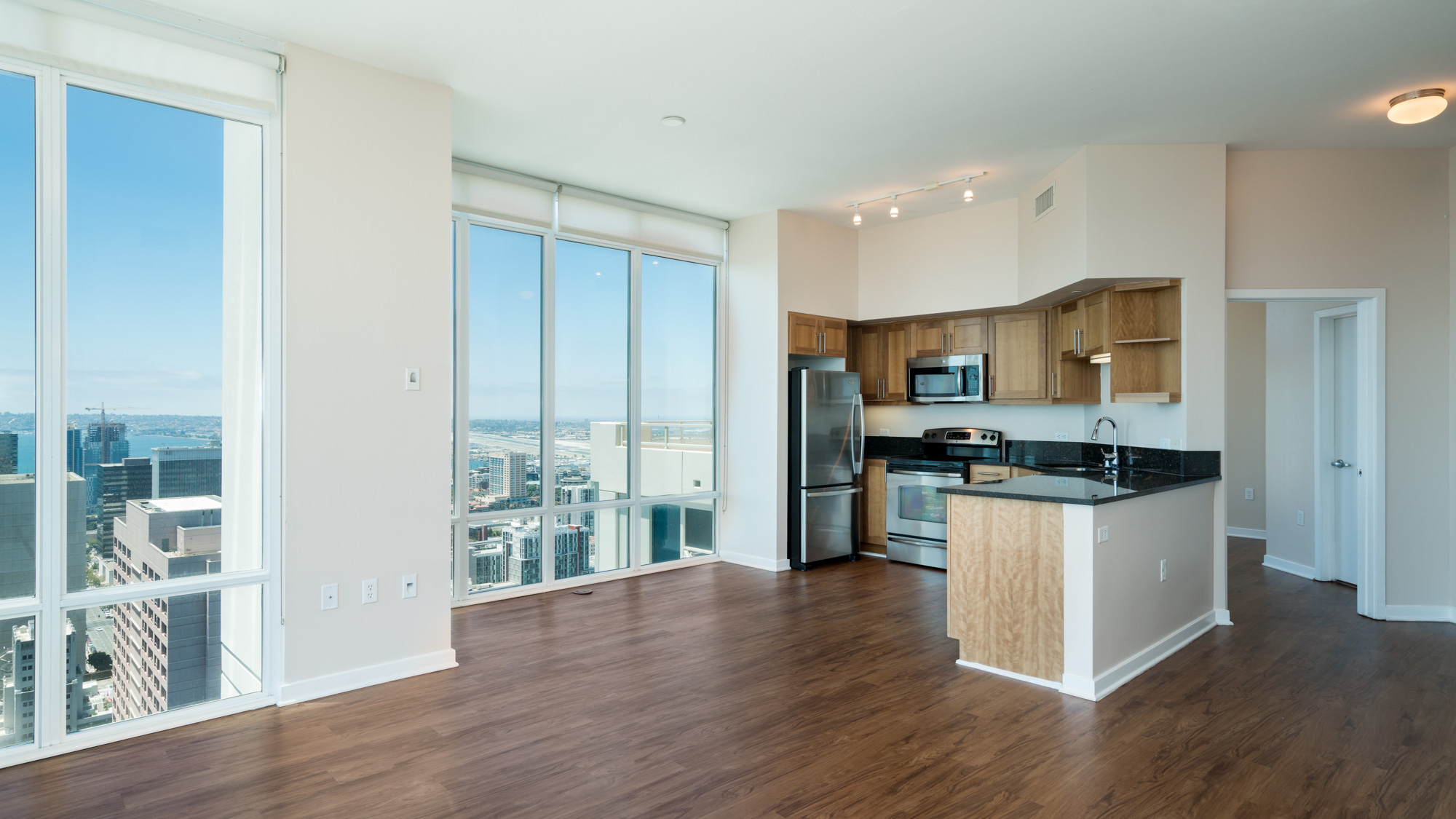 Living room at Vantage Pointe apartments in San Diego, CA