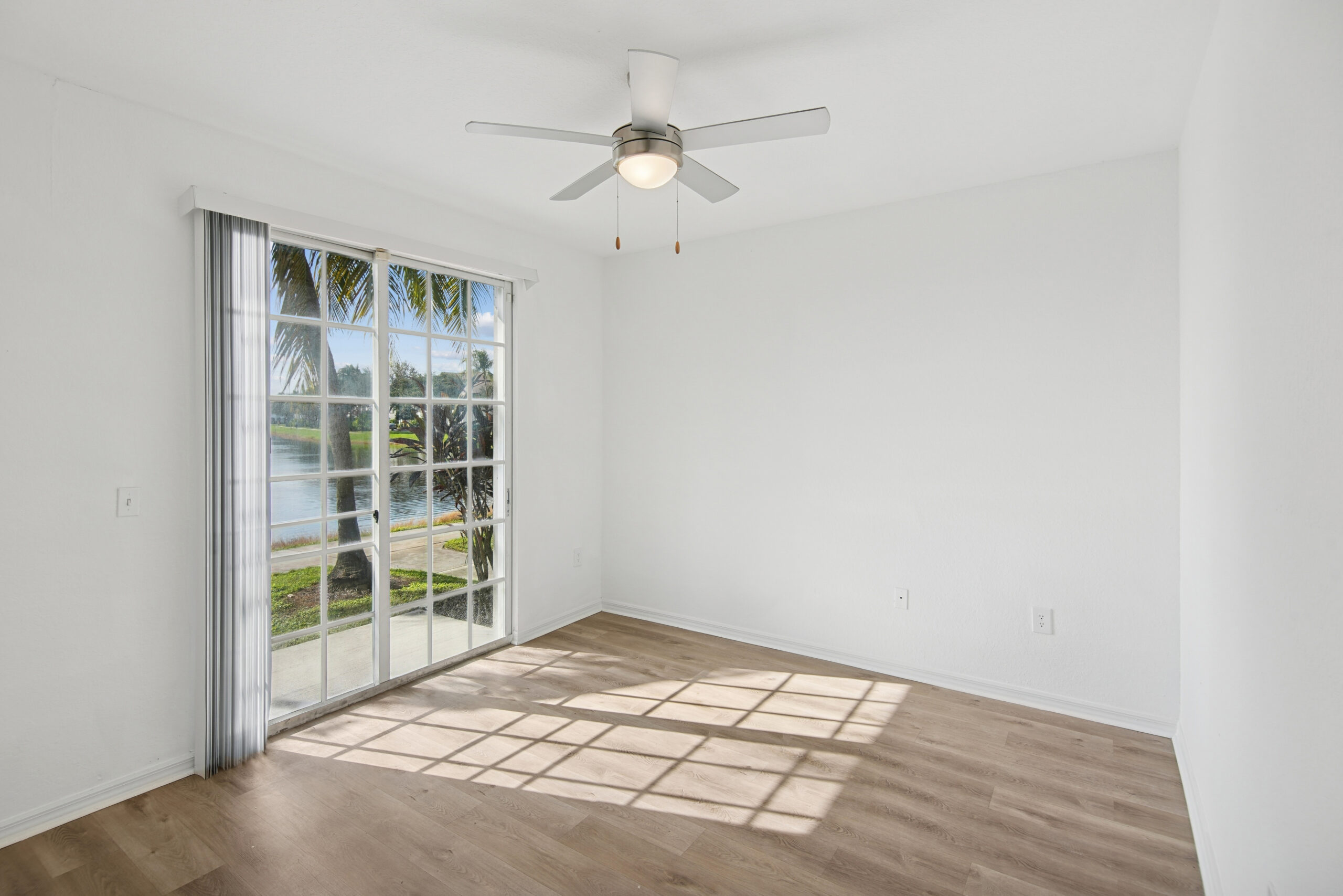 A bedroom at Solano at Miramar FL apartments in Miramar South Florida