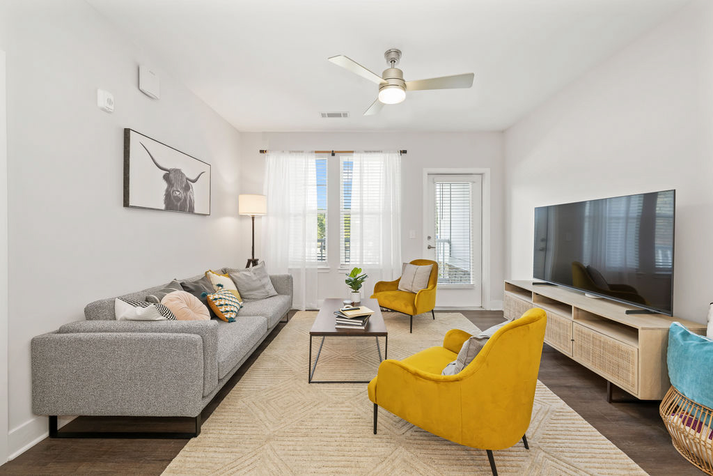 The living area in a Courtney Ridge apartment in Charlotte, NC.