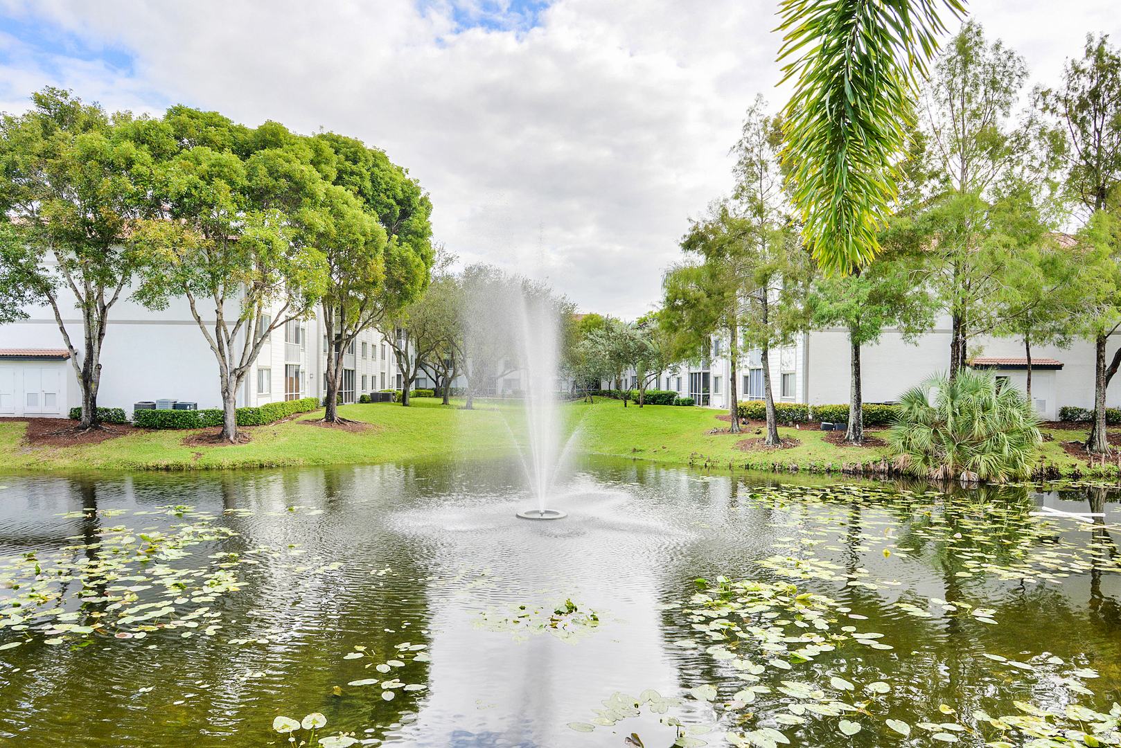 A lake at the Sabal Pointe apartments in South Florida