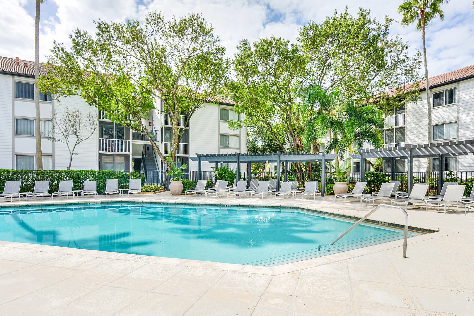 The pool at Sabal Pointe apartments in South Florida