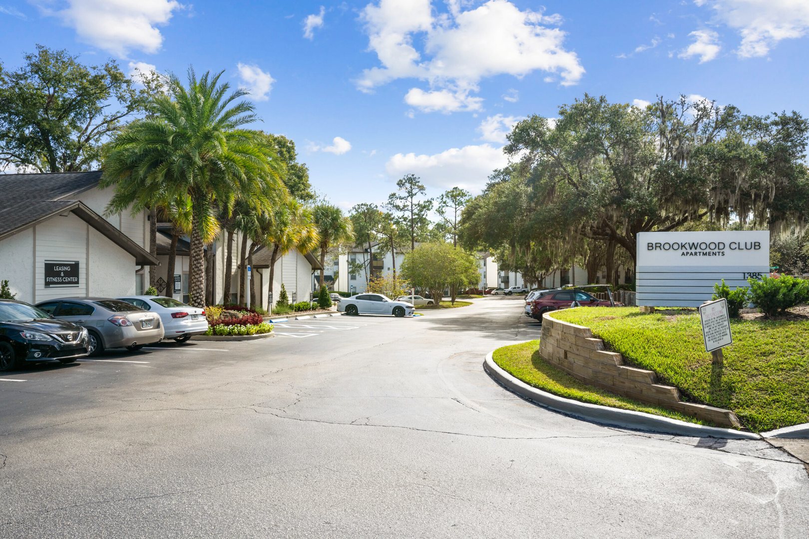 The entrance at Brookwood Club apartments in Jacksonville, FL.