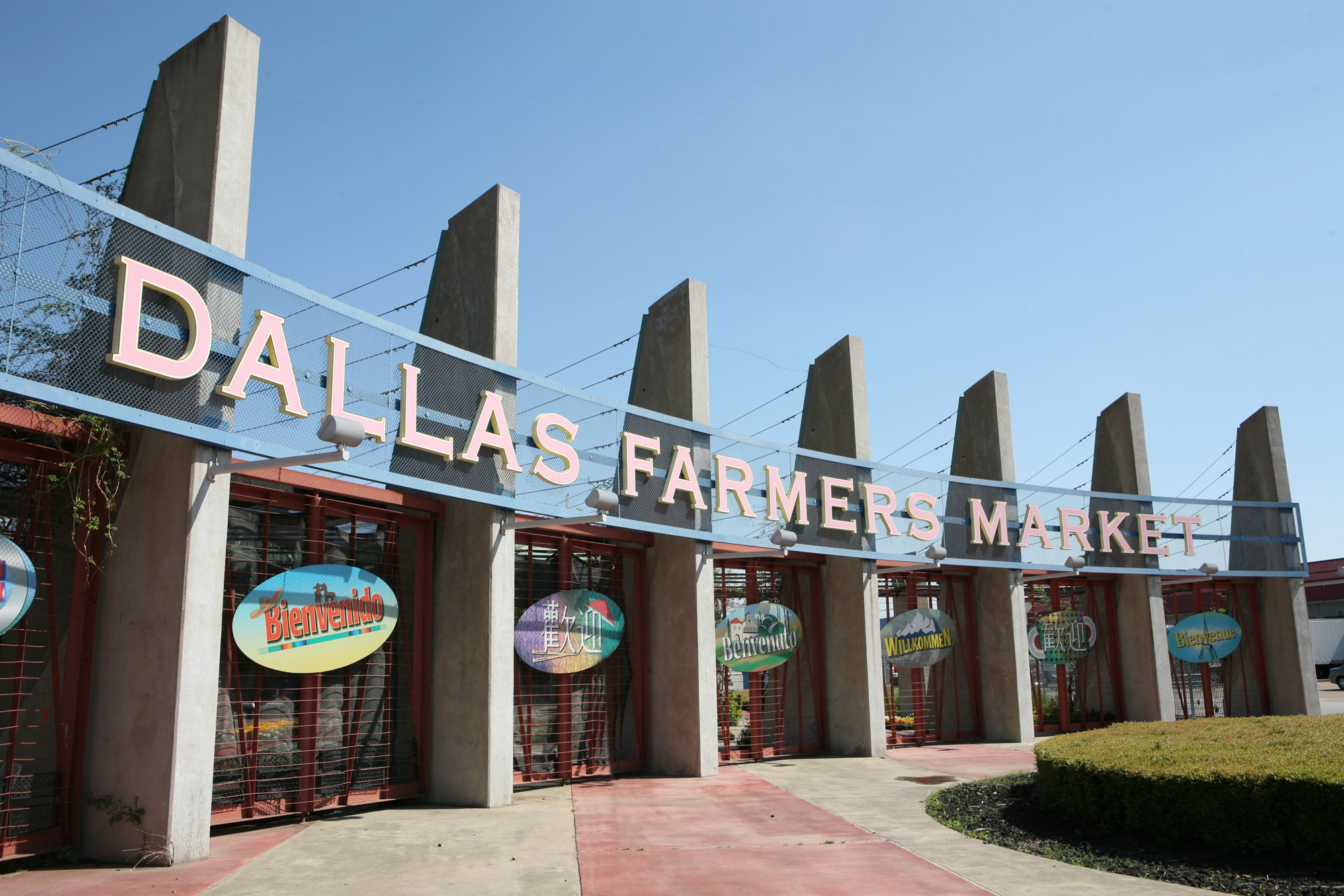 The entrance sign to the Farmers market near The Continental apartments in Dallas, Texas